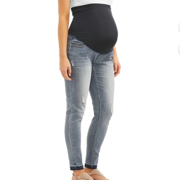 TIME AND TRU Maternity Ripped Jeans (12-14) - Picture 3 of 10